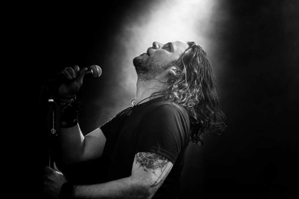 Musiker auf der Bühne in Bonn, Konzertfotografie Stefan Wiede